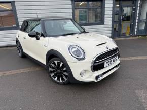 MINI HATCHBACK 2019 (19) at G T Garages Ltd  Scarborough