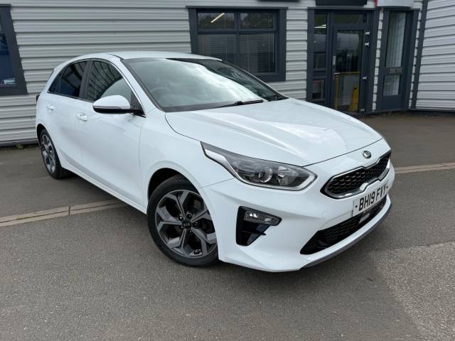 Kia Ceed 1.4T GDi ISG 3 5dr Hatchback Petrol White