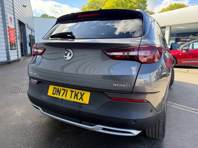 2022 Vauxhall Grandland X 1.6 Hybrid Business Edition Nav Premium 5dr Auto