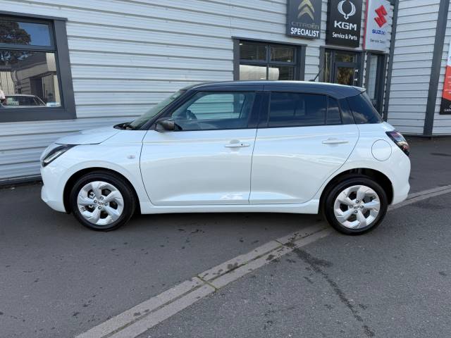 2026 Suzuki Swift 1.2 Motion Hybrid Manual